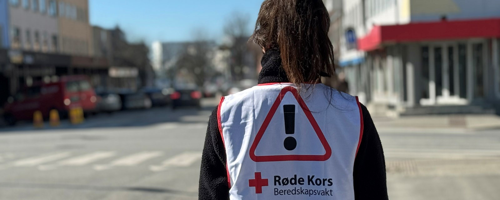 Som beredskapsvakt i Røde Kors blir du del av en viktig ordning, hvor frivillige står klare til å hjelpe i ekstraordinære situasjoner. 