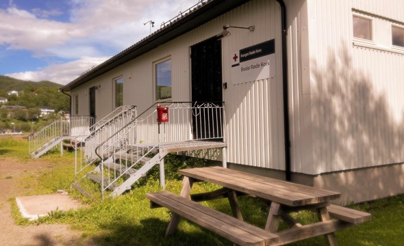 Røde Kors-huset på Alstad på sommeren